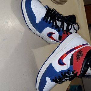 Air Jordan 1 Mids